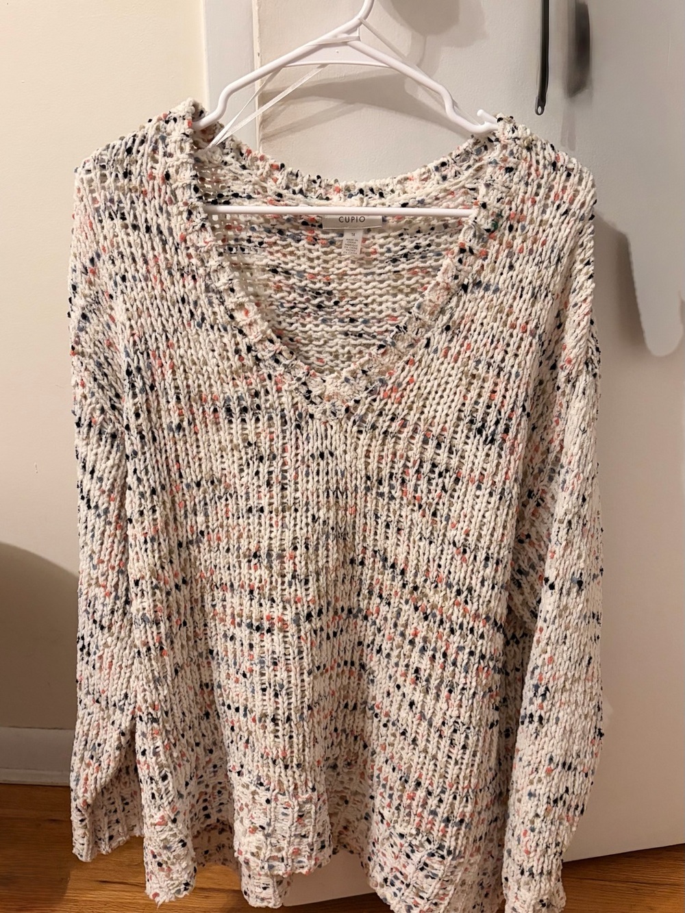 Cupio Cream Multicolor Speckled V-Neck Sweater